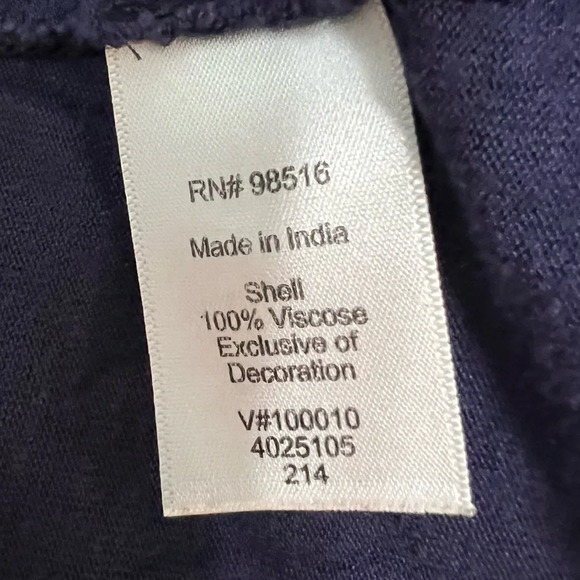 Adrianna Papell Navy Short Sleeved Top with White Floral Embroidery. Size XL. - Picture 6 of 7